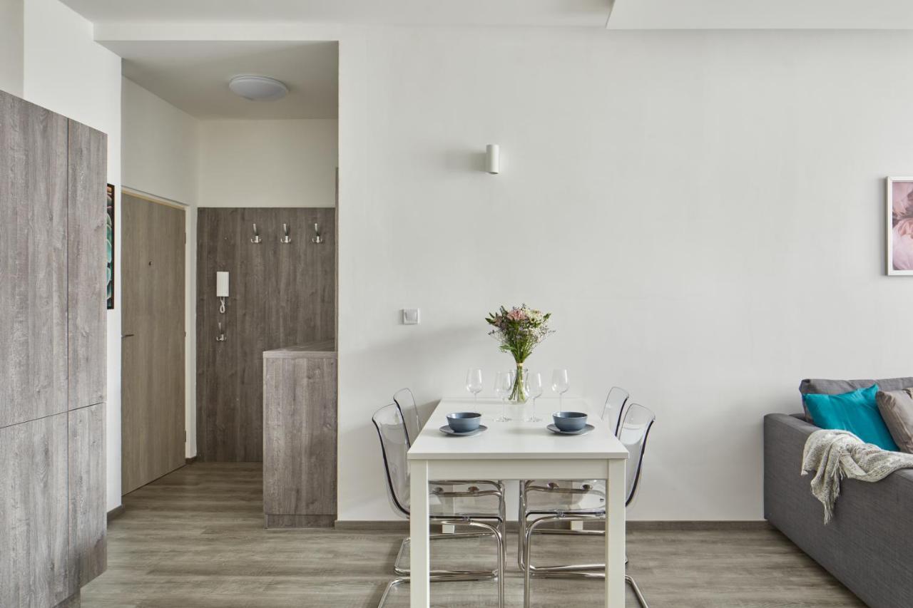 Minimalist Apartment On Wenceslas Square By Prague Days Luaran gambar