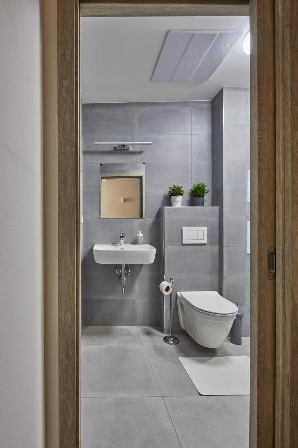 Minimalist Apartment On Wenceslas Square By Prague Days Luaran gambar
